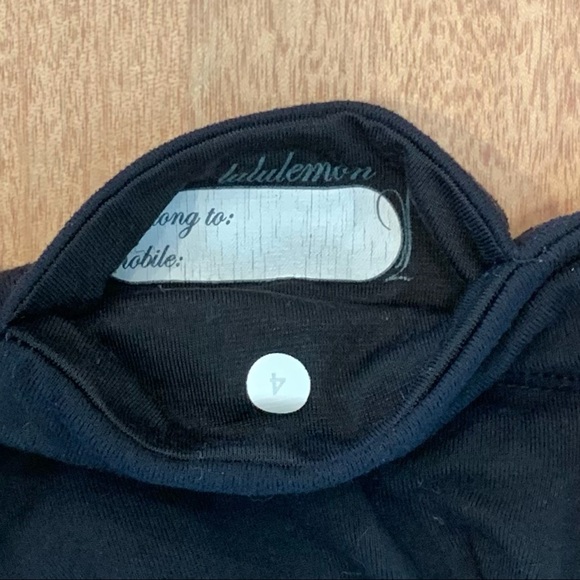 LULULEMON Crop Pant Split Leg V Detail Szs 4 & 6 - Picture 2 of 5